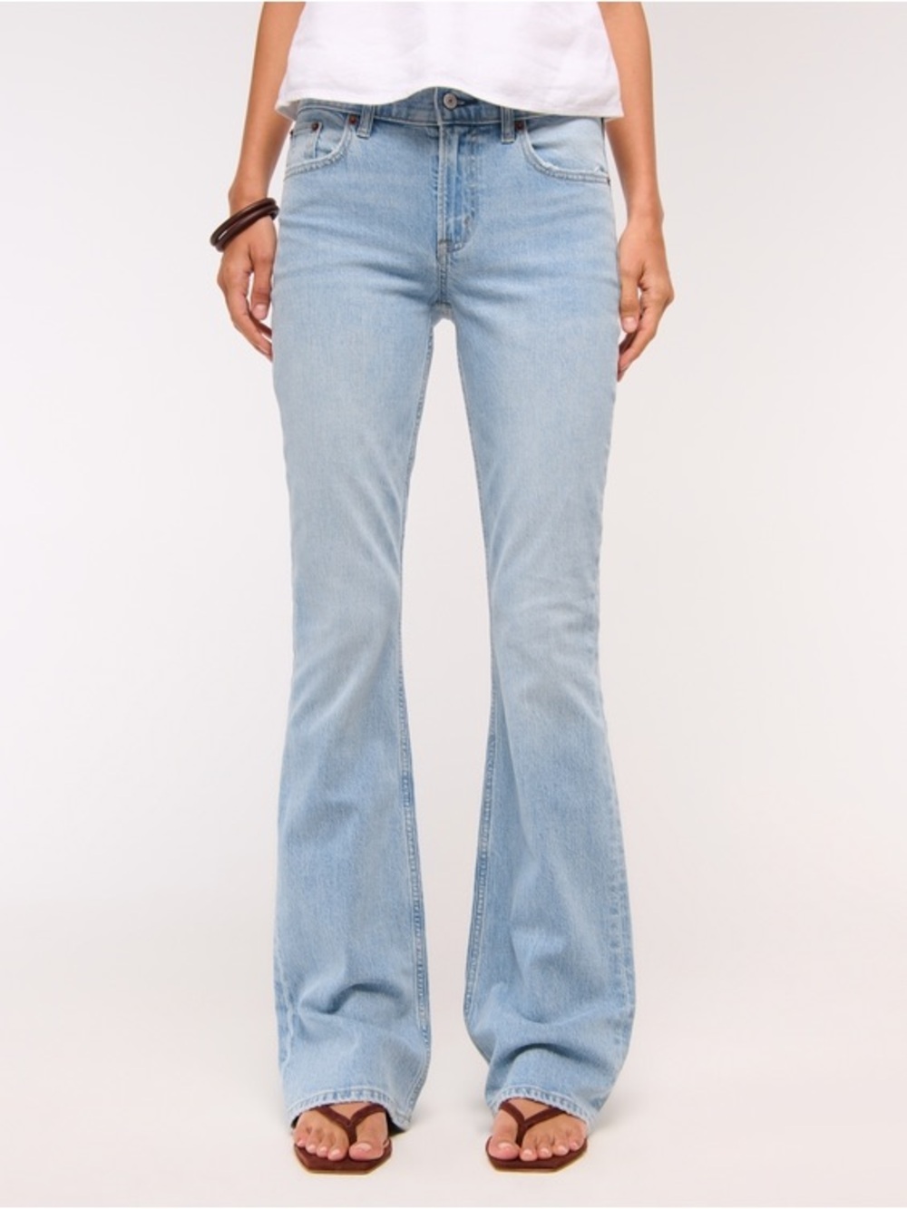 Abercrombie & Fitch Mid Rise Bootcut Jean in black size 24 short